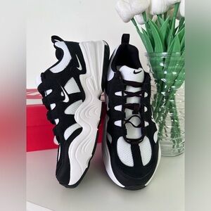 Nike Tech Hera for Women